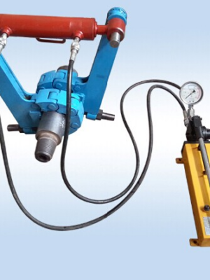 CHAVE-HIDRAULICA-PARA-CONEXÁO-E-DESCONEXÁO-DE-FERRAMENTAS-DE-HDD-–-HYDRAULIC-TONG