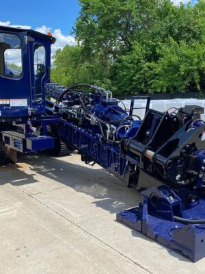 universal-hdd-uni-250x400-horizontal-directional-drill-02_700x700